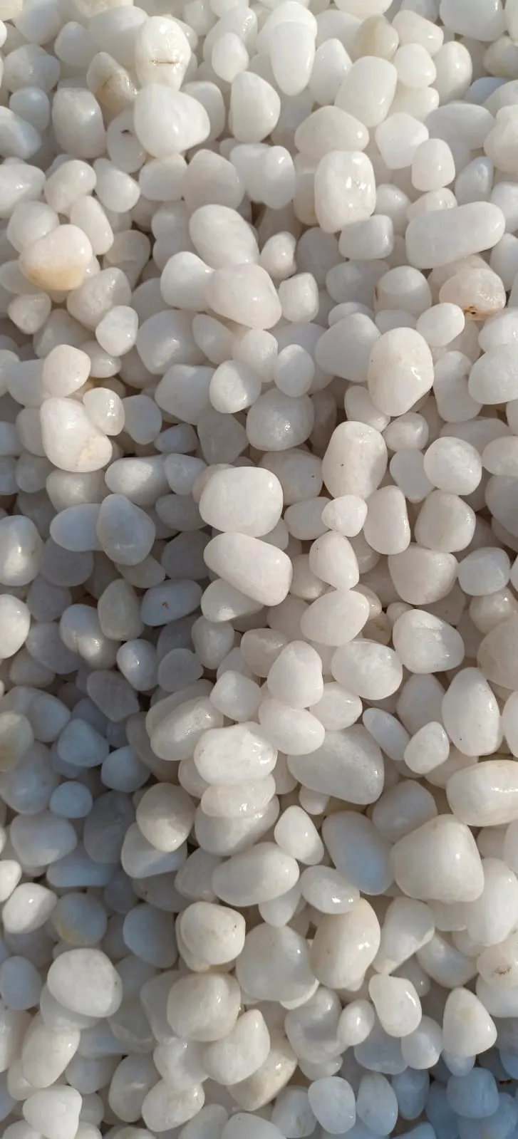 M grade white pebbles stone 25 Kg Bag