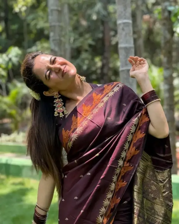 Coffee Soft Banarasi Silk Saree - Mobile View 3