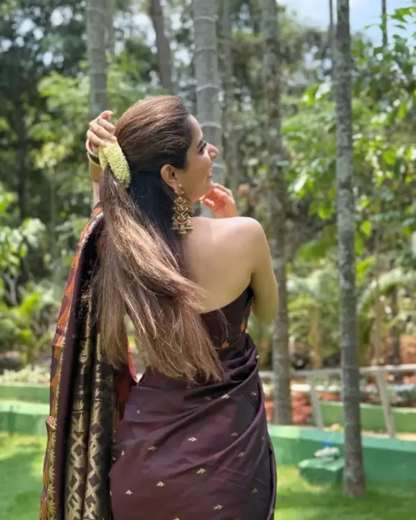 Coffee Soft Banarasi Silk Saree - Mobile View 5