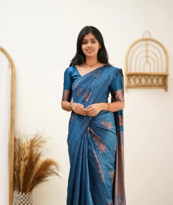 Woven Design Kanjeevaram Banarasi Silk Saree - Mobile View 12